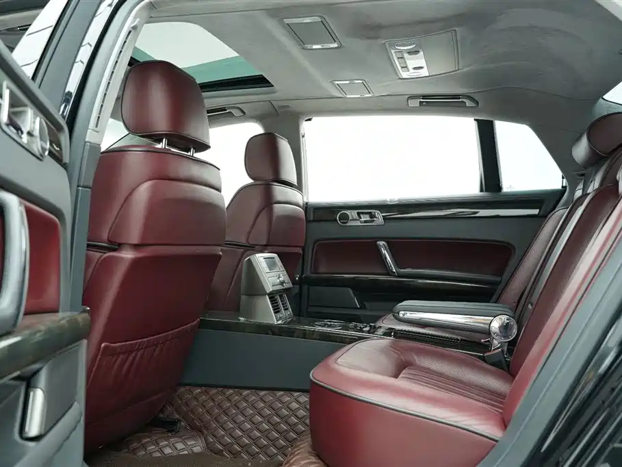 Volkswagen Phaeton 2011 4.2L V8 4-seat Extended Individual Edition фото 9