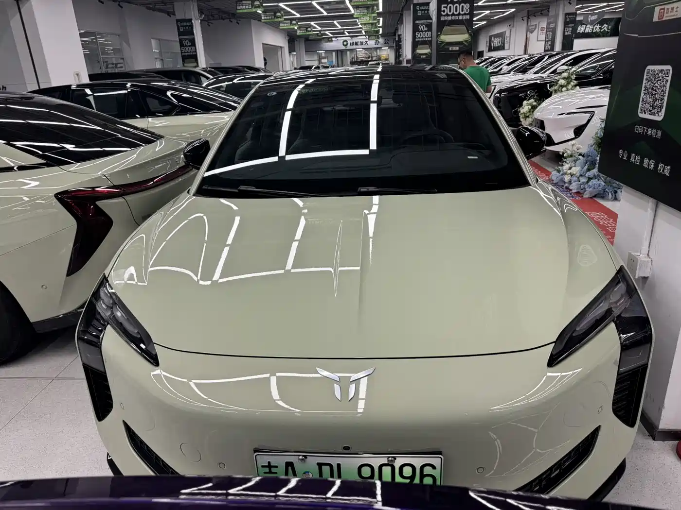 Hongqi EH7 2024 690 Pro фото 2