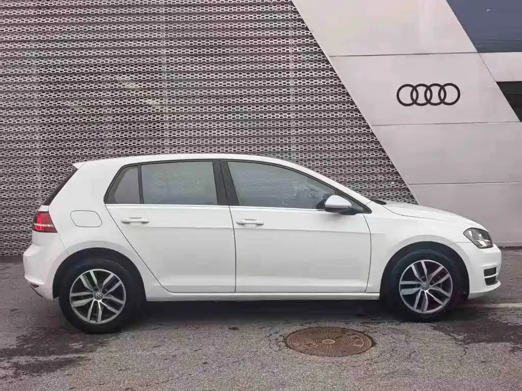 Фото 7 - Volkswagen Golf
