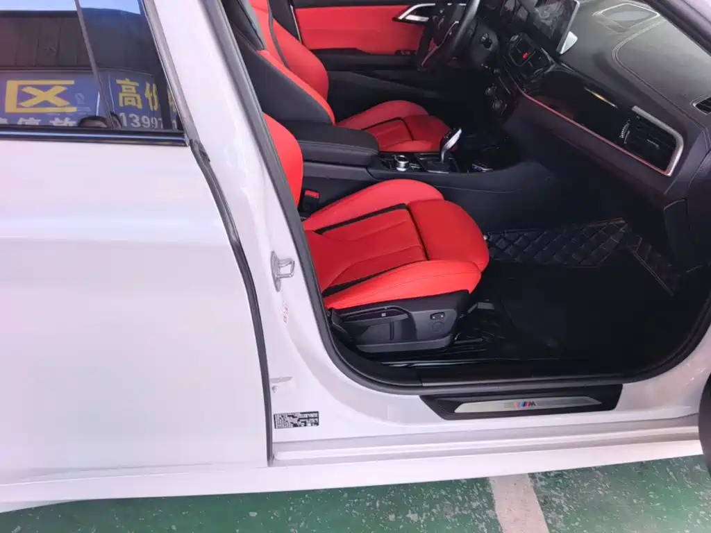 BMW 1 Series 2023 2022 125i M Sport Shadow Edition