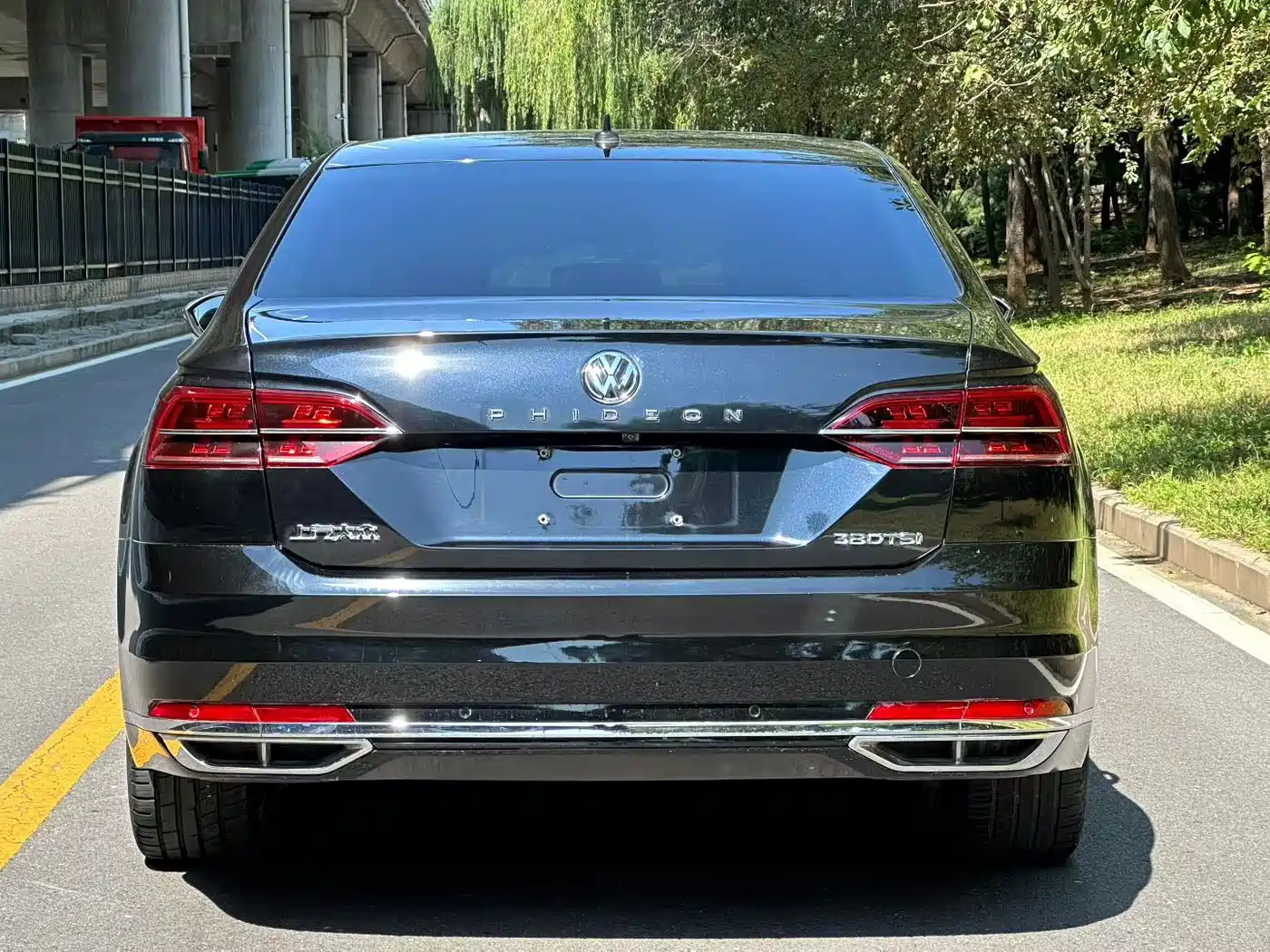 Volkswagen Phideon 2018 2018 Facelift 380TSI FWD Business