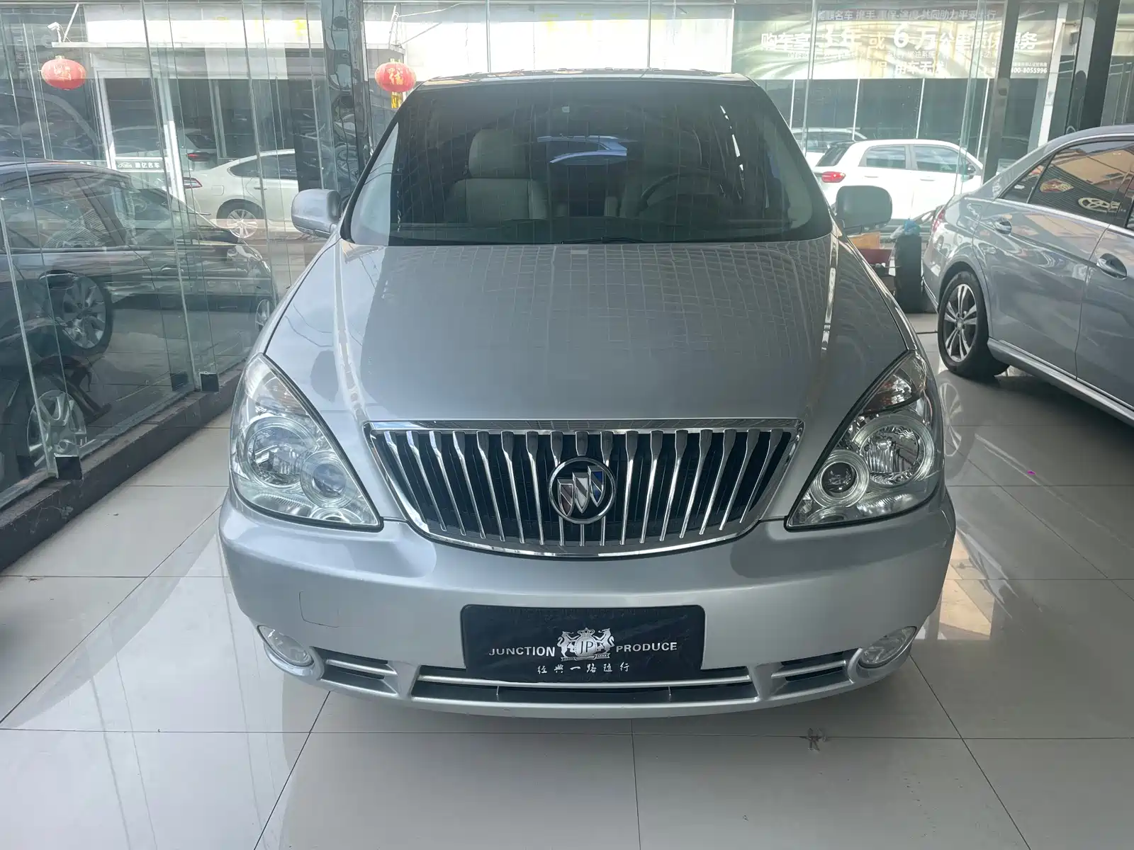 Фото 2 - Buick GL8