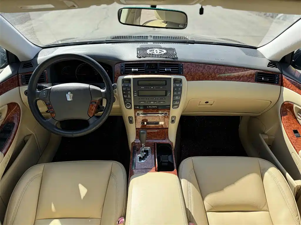 Toyota Crown 2006 2.5L Royal Leather Edition фото 6