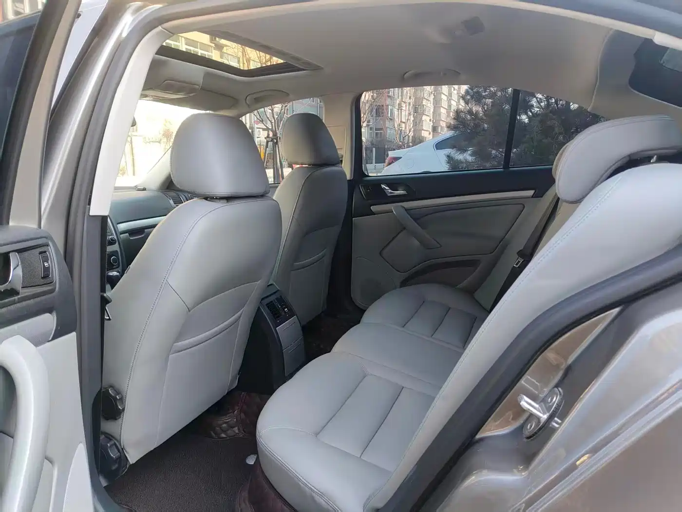 Škoda Octavia 2014 1.8TSI DSG Yijun Edition фото 9