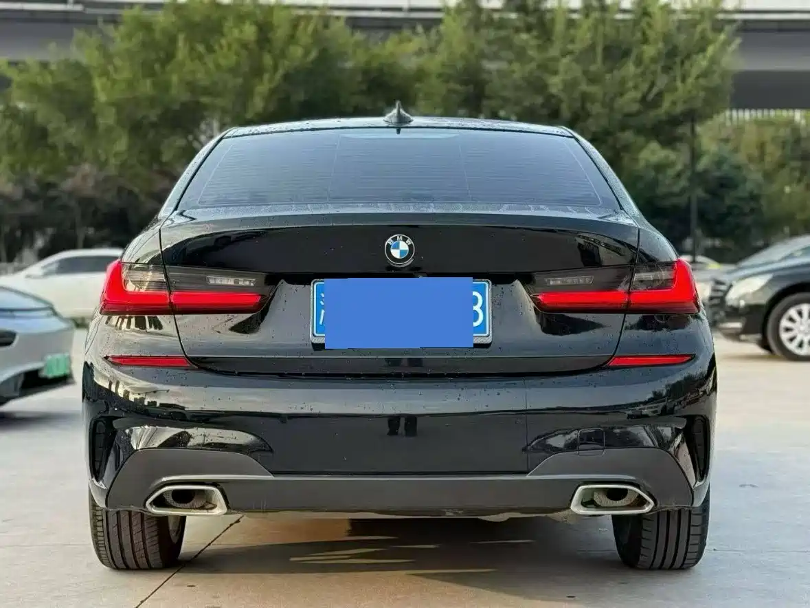 BMW 3 SERIES