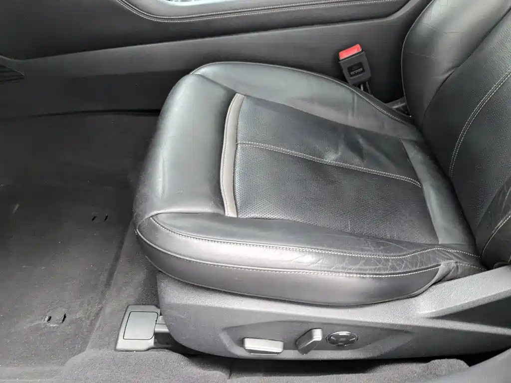 Photo 20 - Ford Taurus