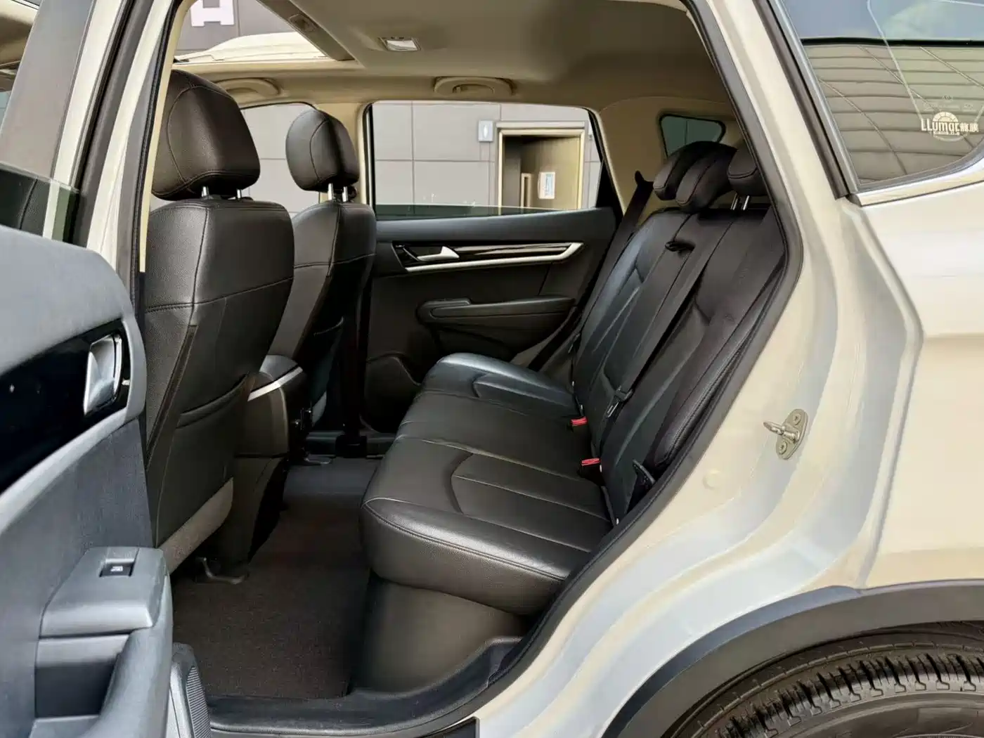 Dongfeng Aeolus Dongfeng Fengshen AX7 2016 2015 2.3L Automatic Premium