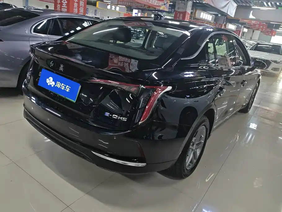Hongqi E-QM5 2026 2025 Model 500km Travel Edition