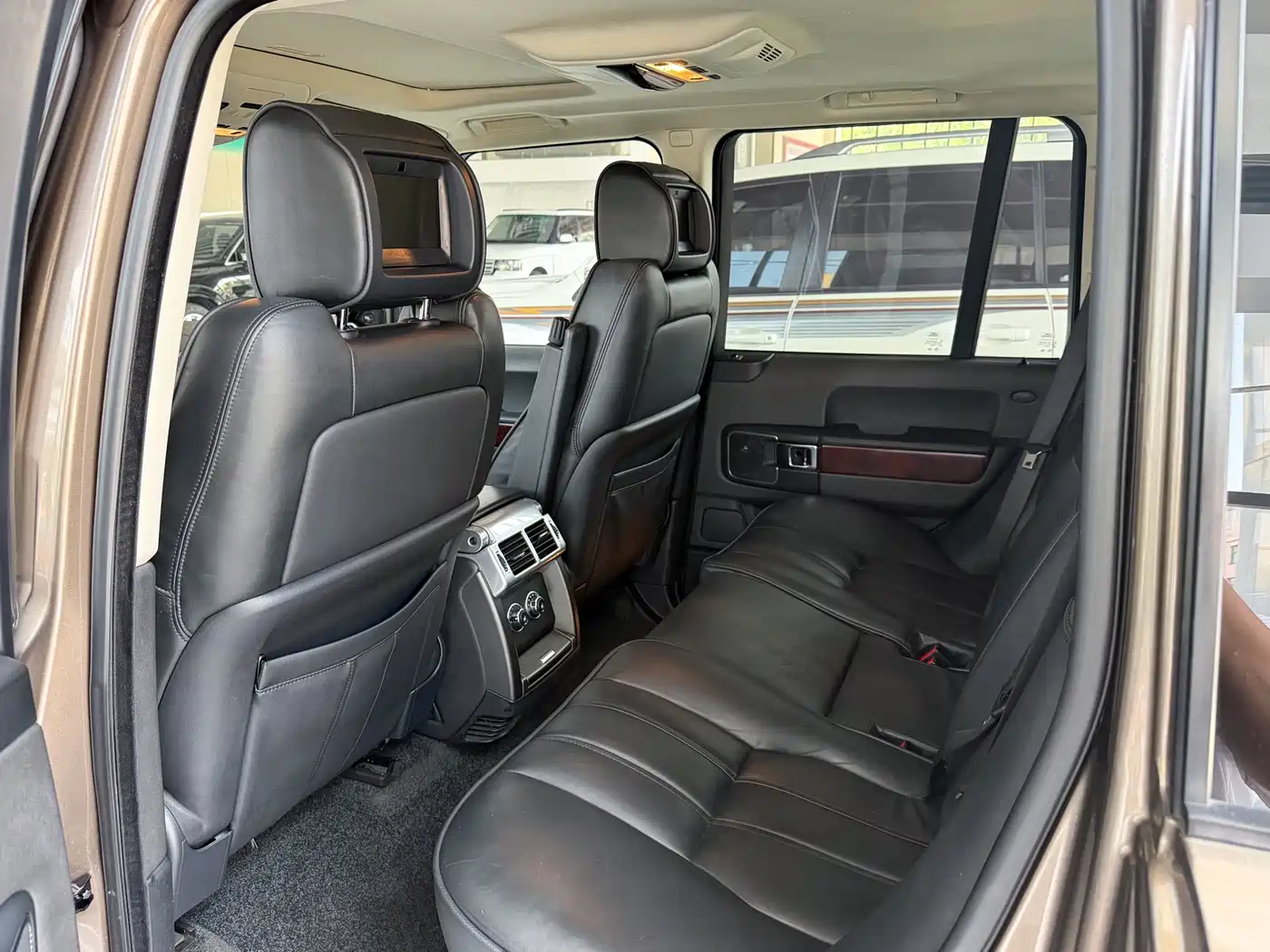 Land Rover Range Rover 2011 2010 5.0 NA V8 HSE