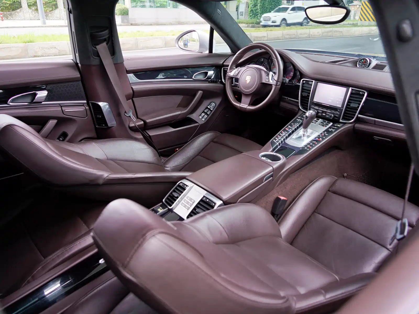 Фото 34 - Porsche Panamera