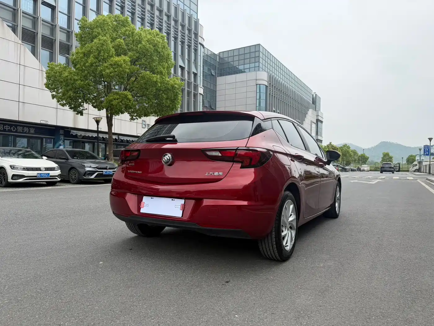 Buick Verano 2018 Hatchback 15S Automatic Leading фото 6