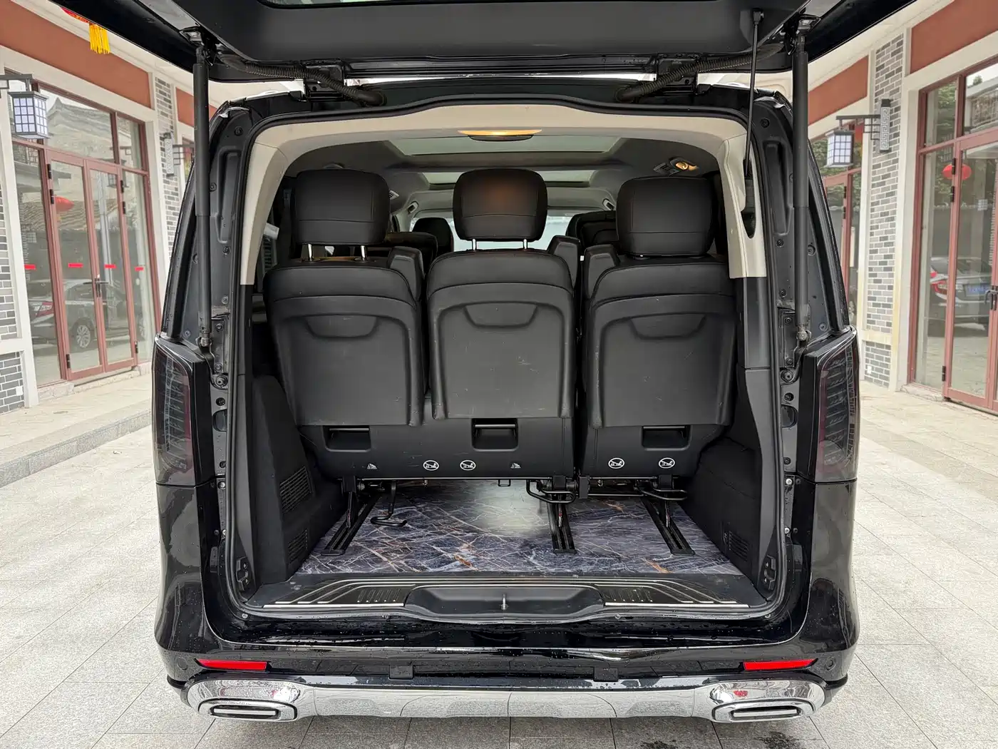 Mercedes-Benz V-Class 2017 Model V 260 Premium Edition фото 18