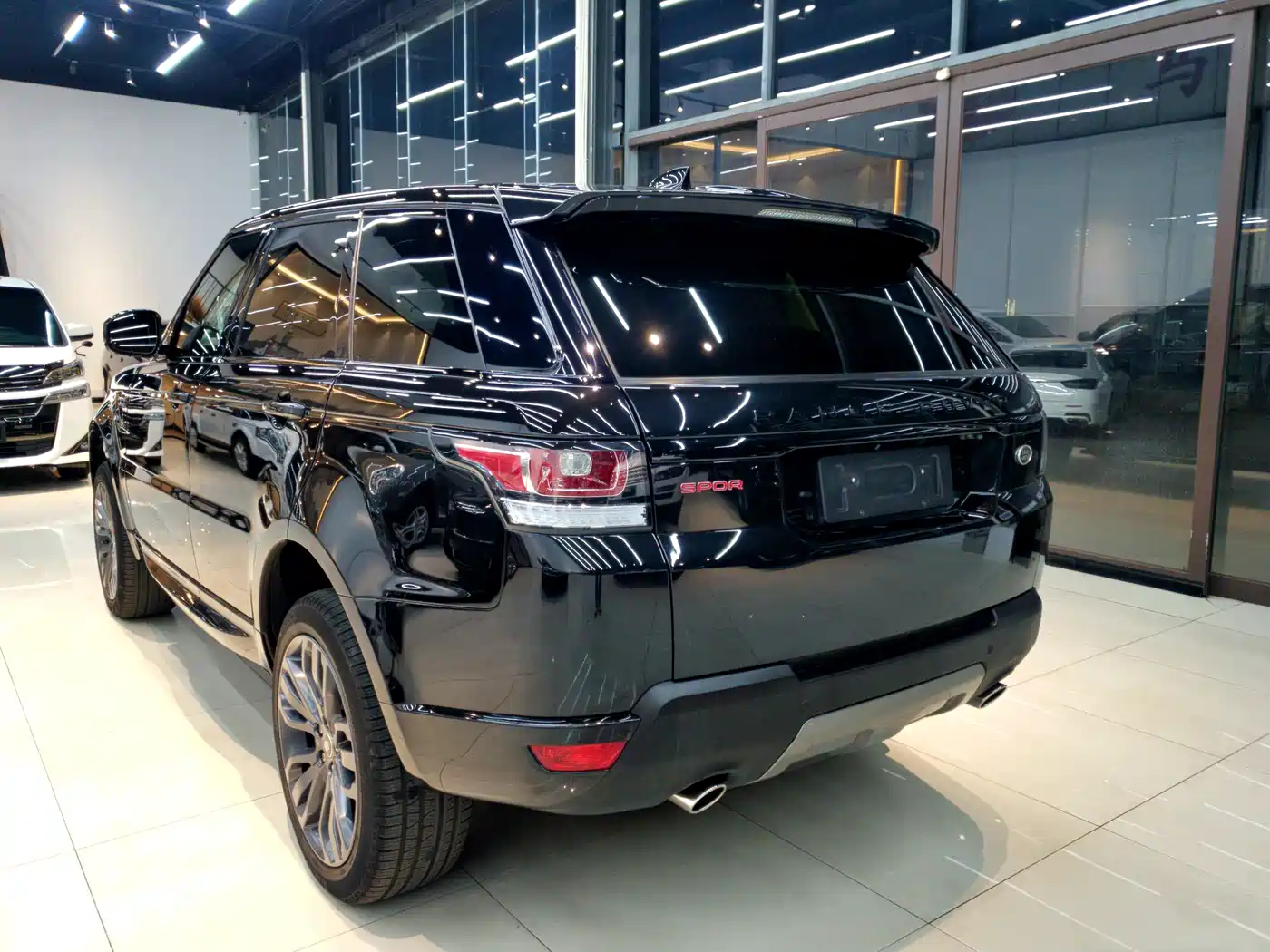 Land Rover Range Rover Sport 2017 3.0 SC V6 HSE DYNAMIC фото 4