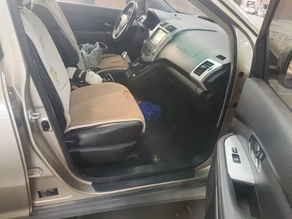 Photo 13 - BYD S6