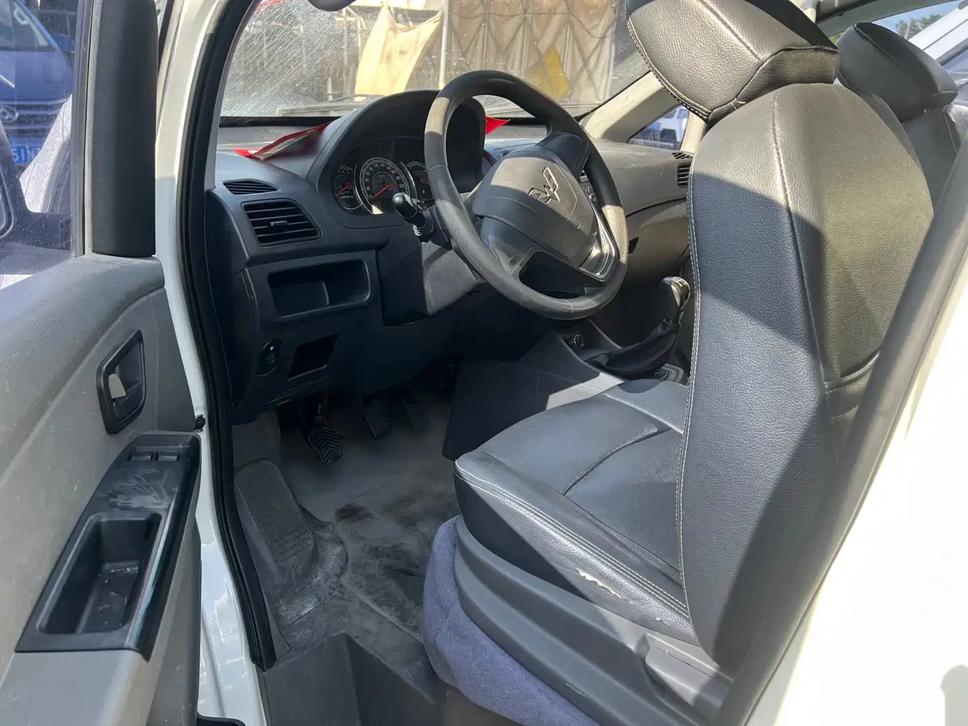 Wuling Motors Wuling Journey Classic 2015 1.5L Comfort L3C фото 5