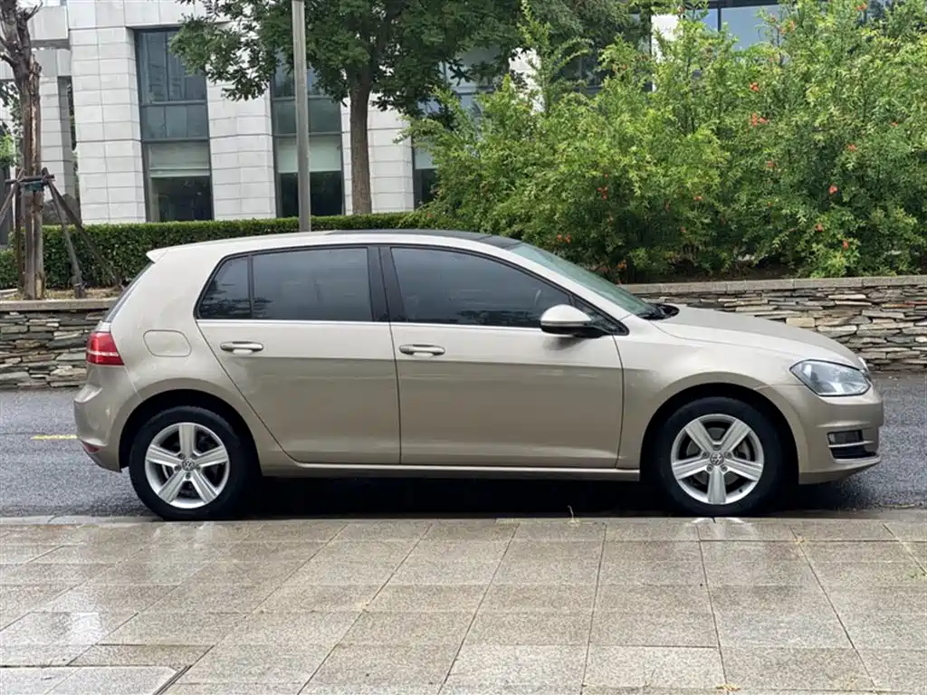 Volkswagen Golf 2015 1.4TSI Automatic Luxury фото 9