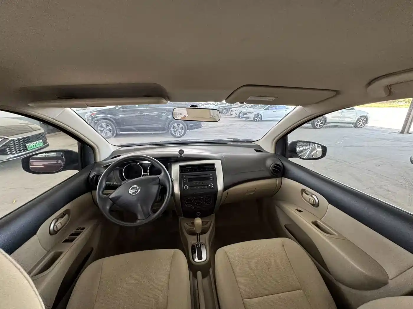 Nissan Livina 2014 2013 1.6XE CVT Comfort