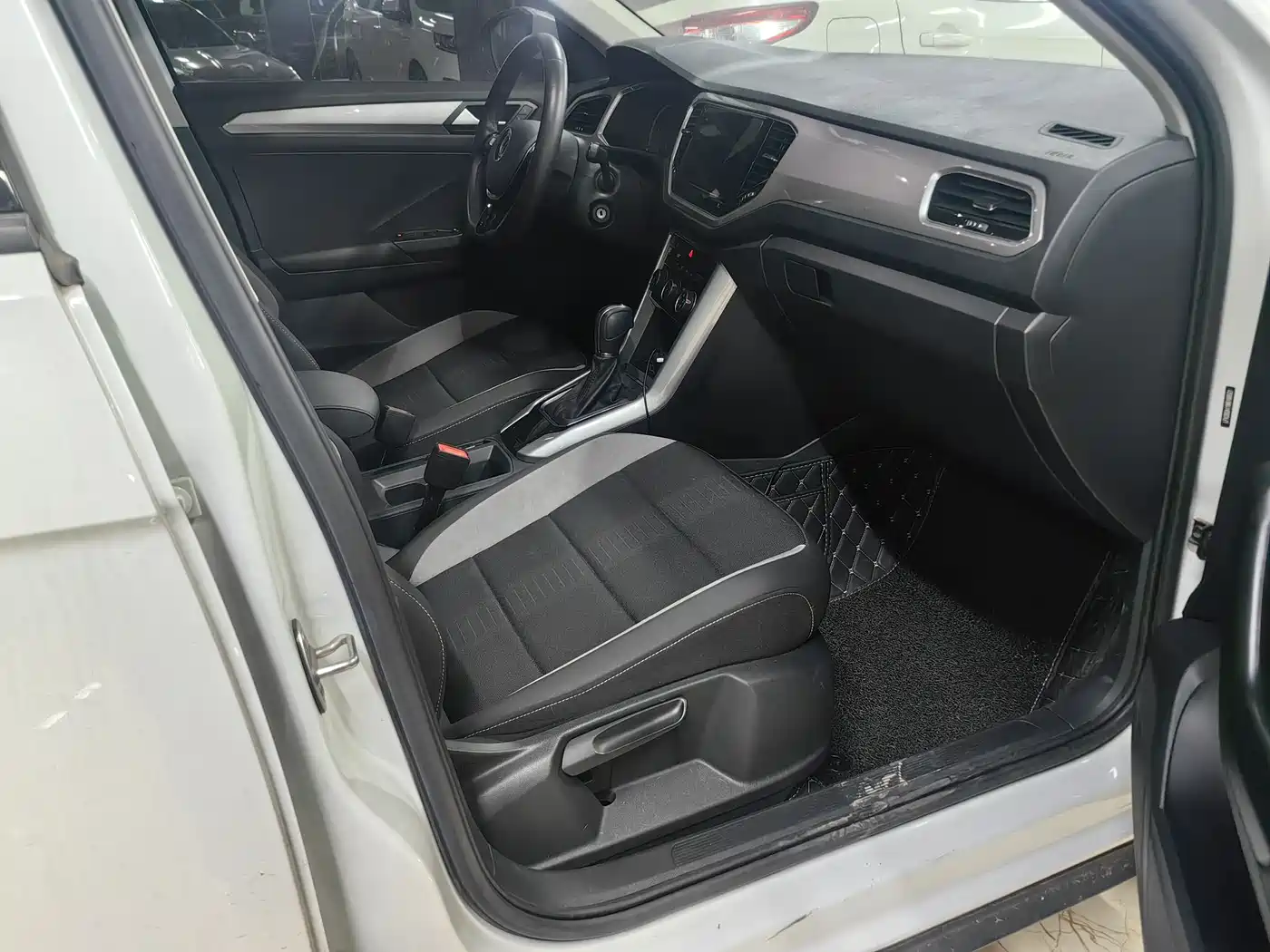 Volkswagen T-ROC 2021 280TSI DSG 2WD Elite Connected фото 11