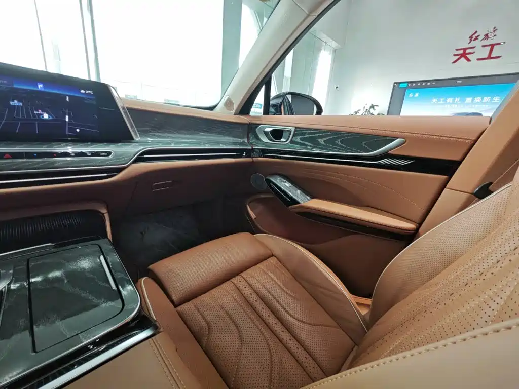 Hongqi H9, миниатюра 17
