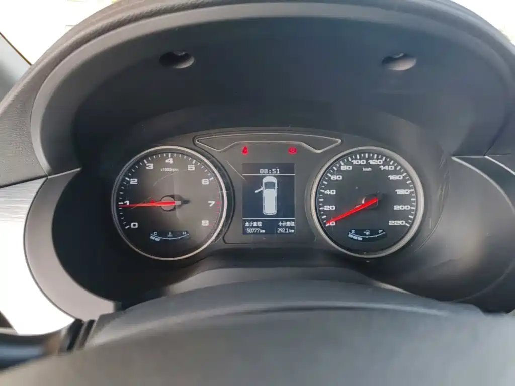 JAC Refine M3 2022 2022 1.5T 7-Seater Standard