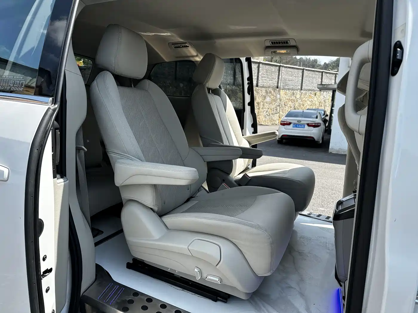 Buick GL8 2021 Land Business Class 652T Comfort фото 19