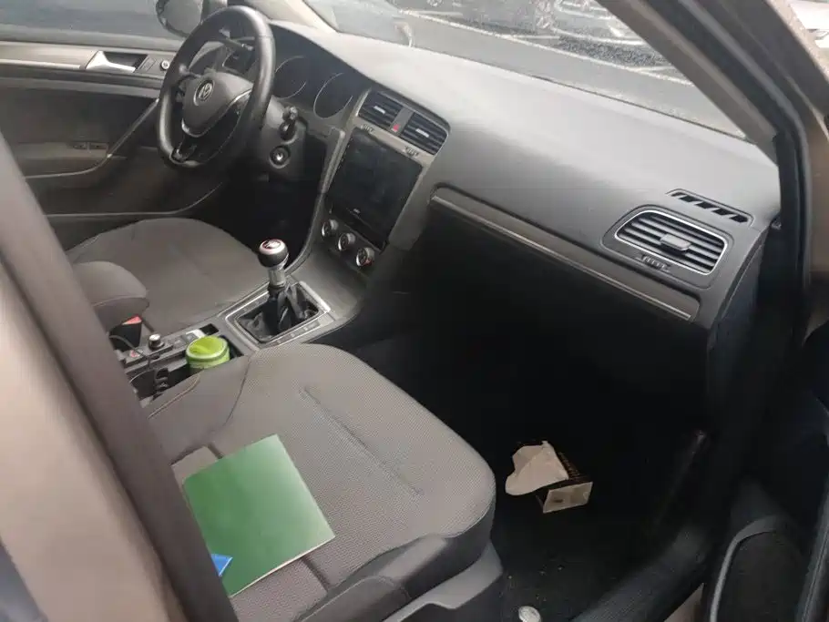 Фото 8 - Volkswagen Golf