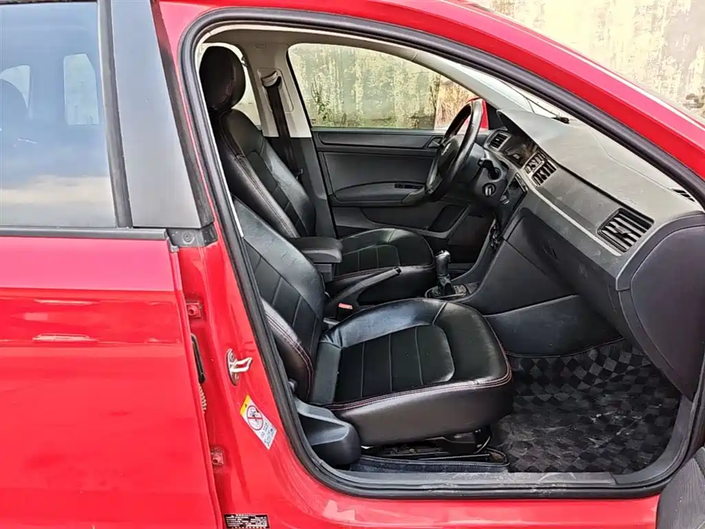 Škoda Skoda Rapid Spaceback 2016 Facelift 1.6L Automatic Forward Edition фото 25