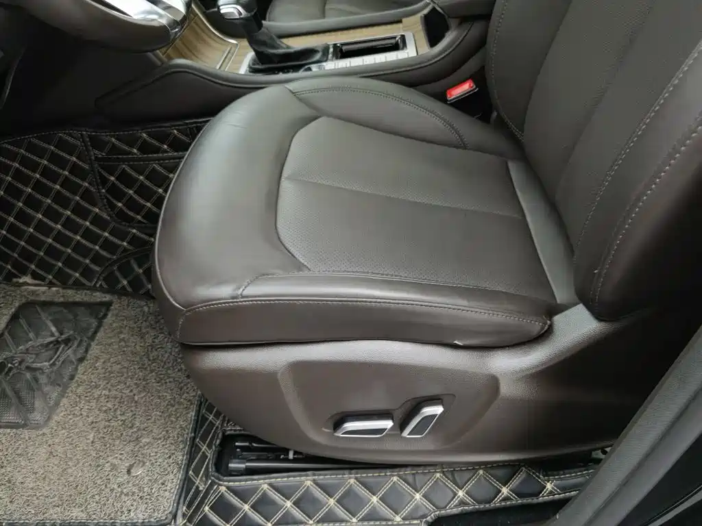Roewe RX8 2020 2019 30T Intelligent Internet 2WD Flagship Edition
