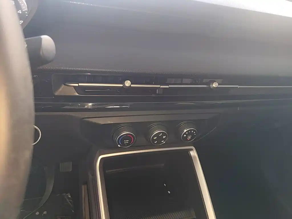 Wuling Motors Wuling Xingchi 2024 2022 1.5L Manual Freedom Edition