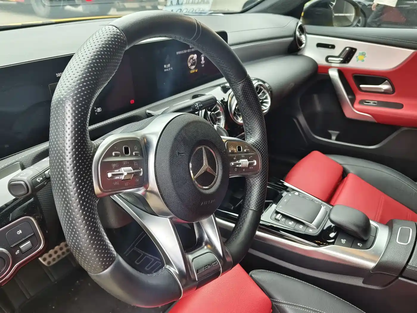 Mercedes-Benz A-Class AMG (Import) 2020 AMG A 35 4MATIC фото 6