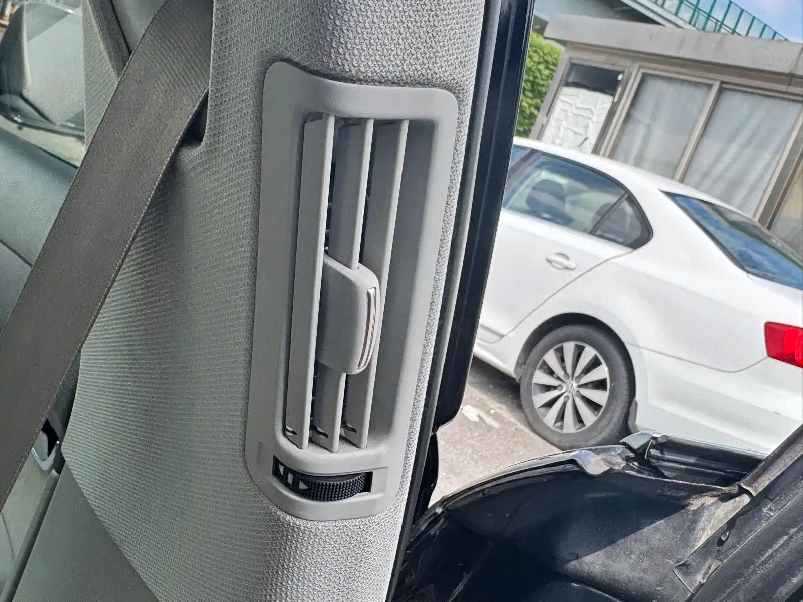 Фото 11 - Audi A6L