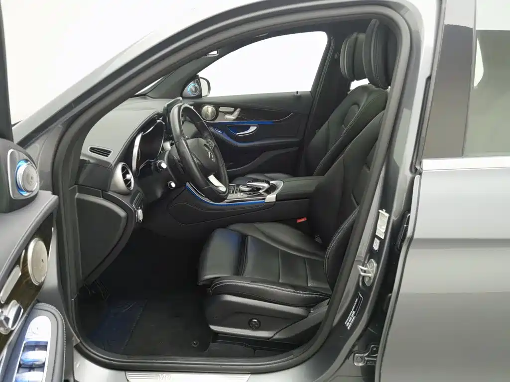 Фото 10 - Mercedes-Benz GLC