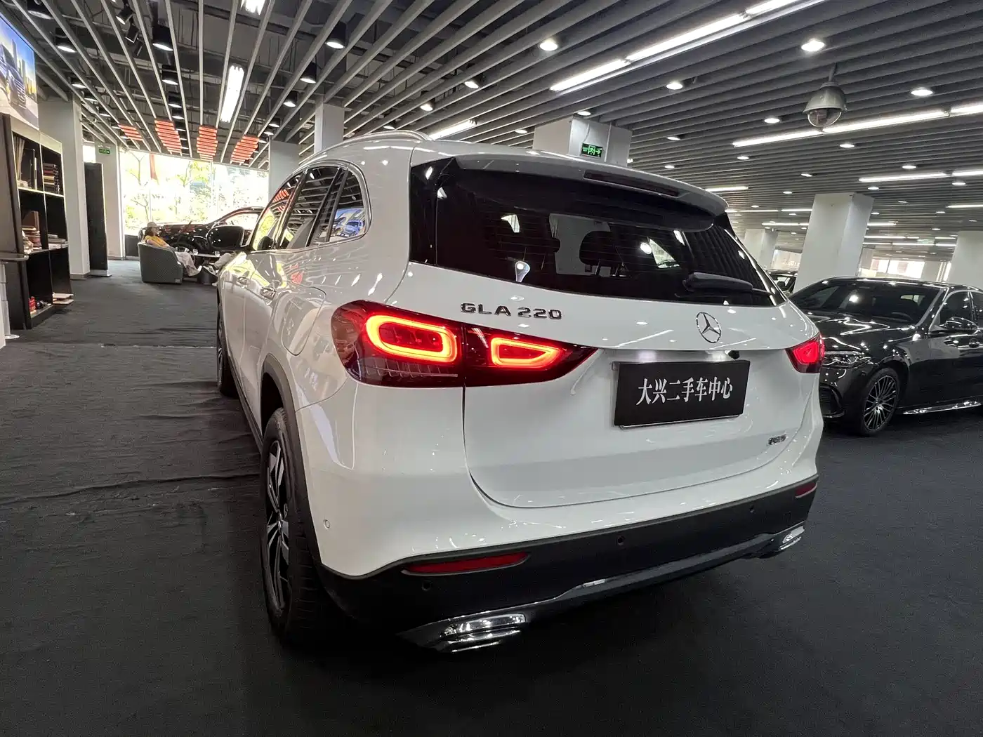 MERCEDES-BENZ GLA