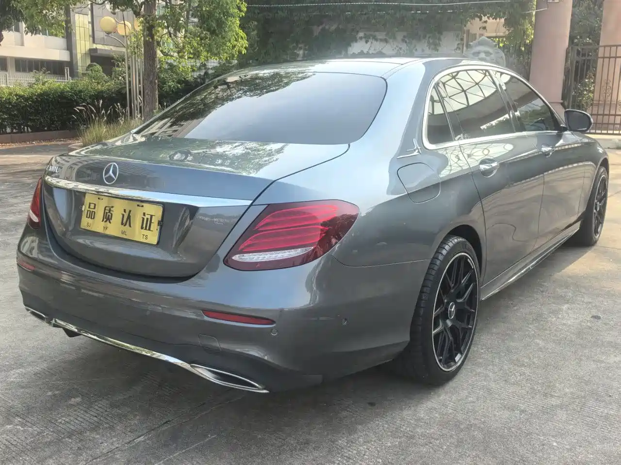 Mercedes-Benz E-Class 2020 E 300 L Sport Luxury Model фото 9