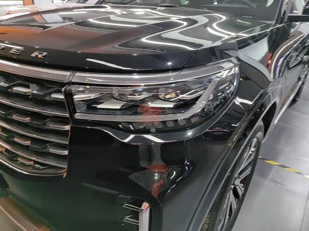 Photo 24 - Ford Explorer