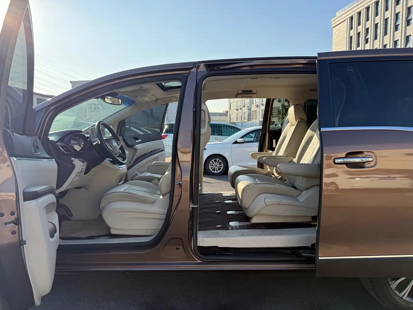Buick GL8 2021 Land Business Class 652T Luxury фото 14