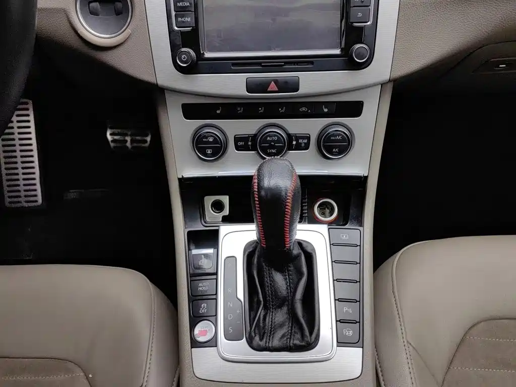 صورة 13 - Volkswagen Magotan