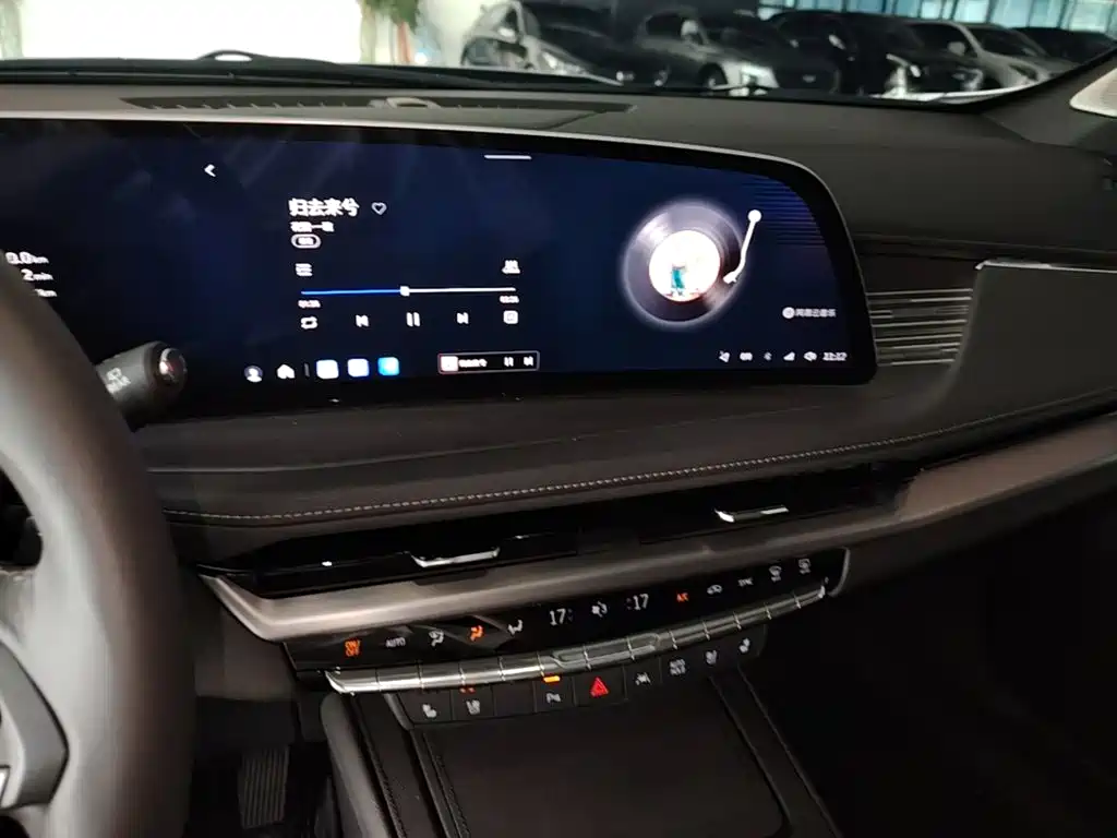 Cadillac XT4 2025 2024 Facelift 28T 2WD Premium
