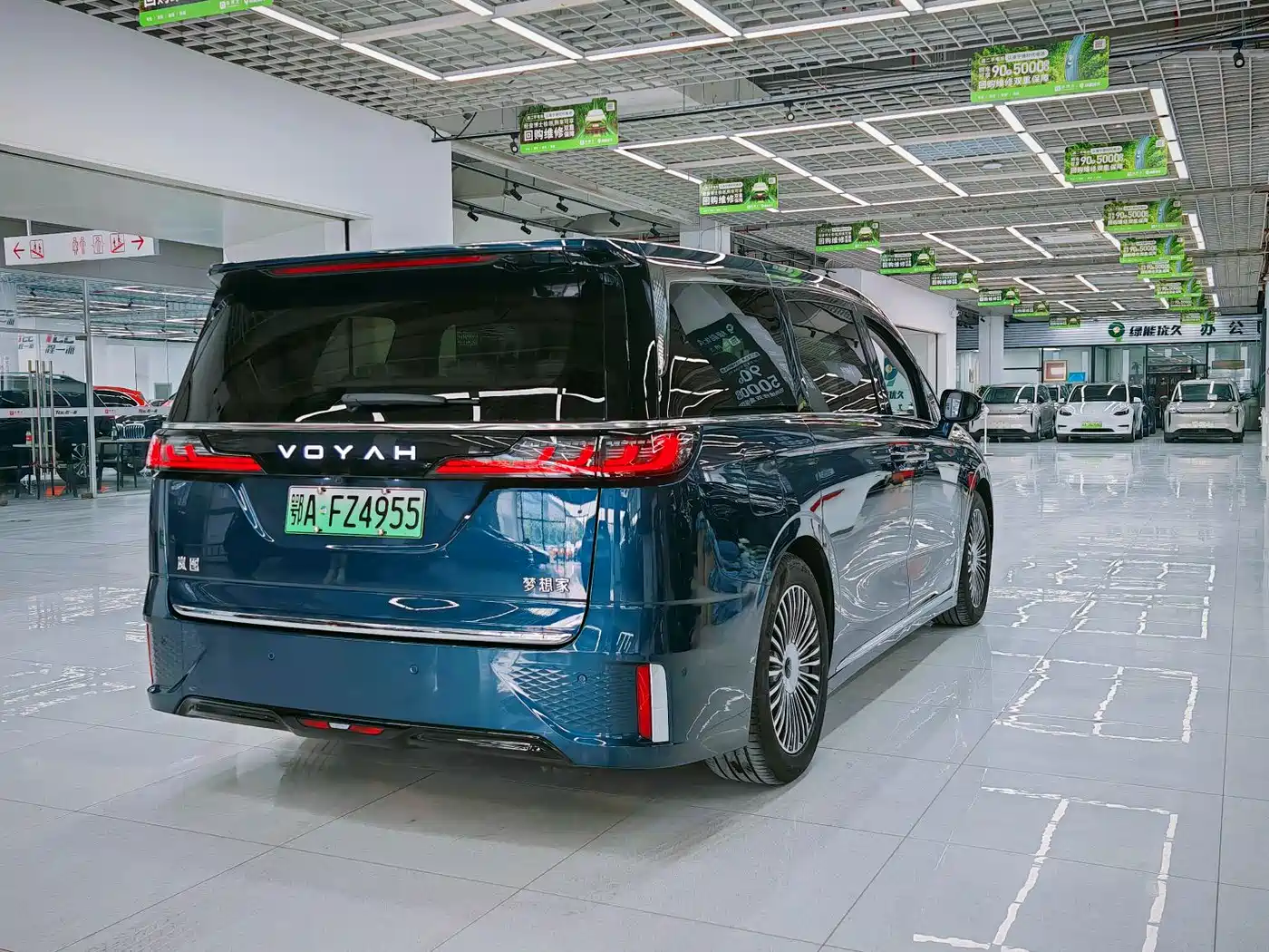 Voyah Auto Voyah Dreamer 2025 PHEV AWD Flagship Kunpeng Edition фото 19