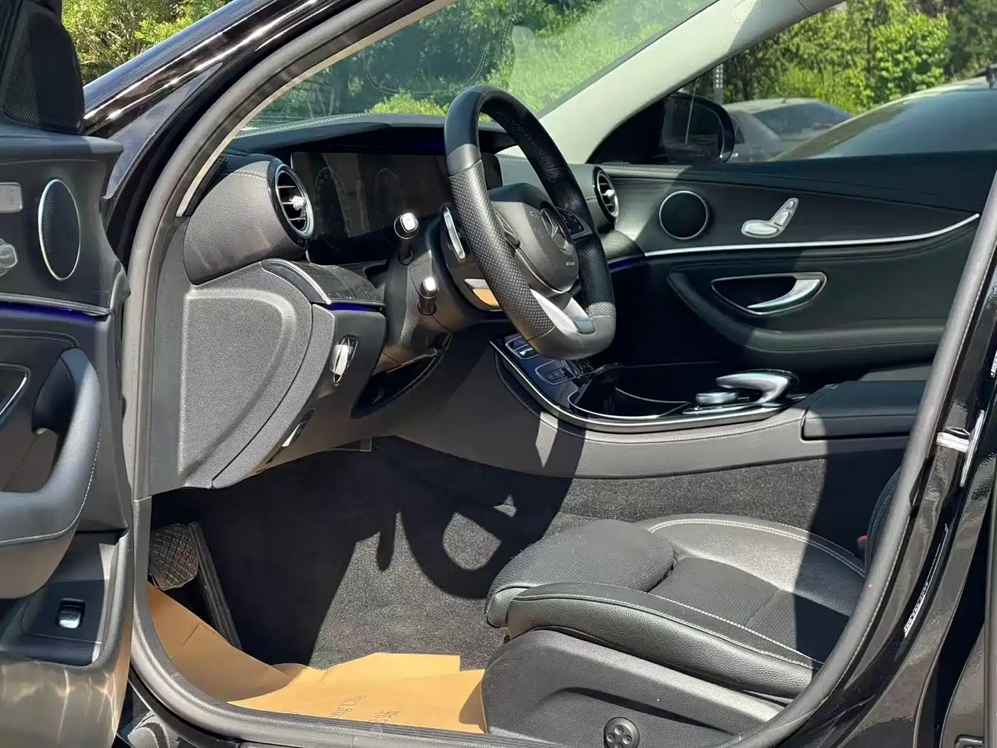 Фото 5 - Mercedes-Benz E-Class