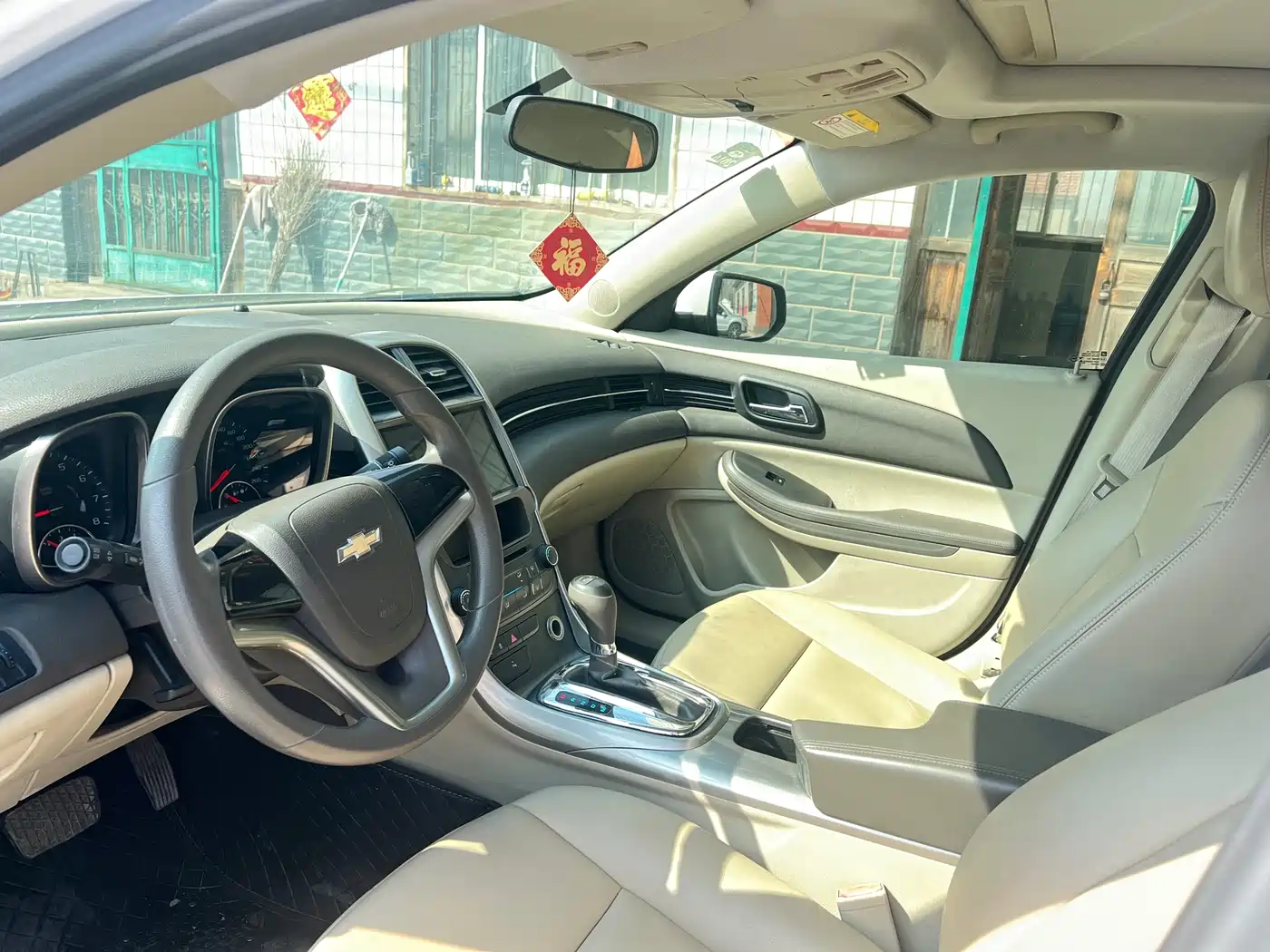 Chevrolet Malibu 2014 2.0L Automatic Luxury фото 8