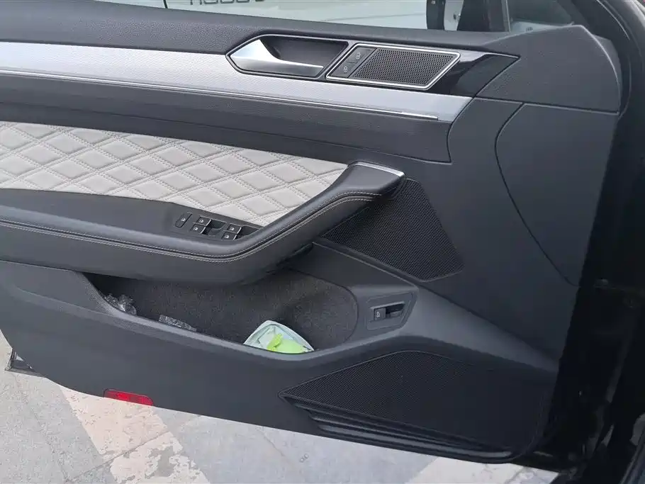 Volkswagen Magotan 2023 Model 2 Million Commemorative Edition 330TSI DSG Luxury фото 7