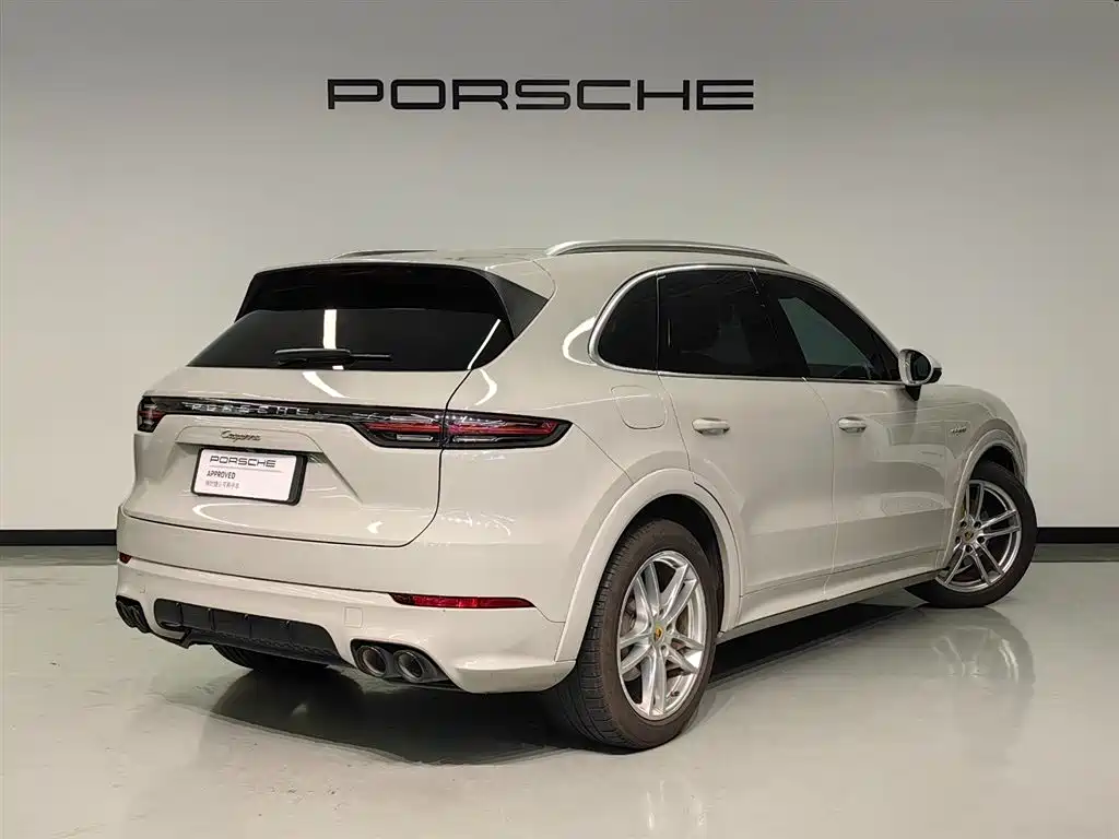 PORSCHE CAYENNE NEW ENERGY