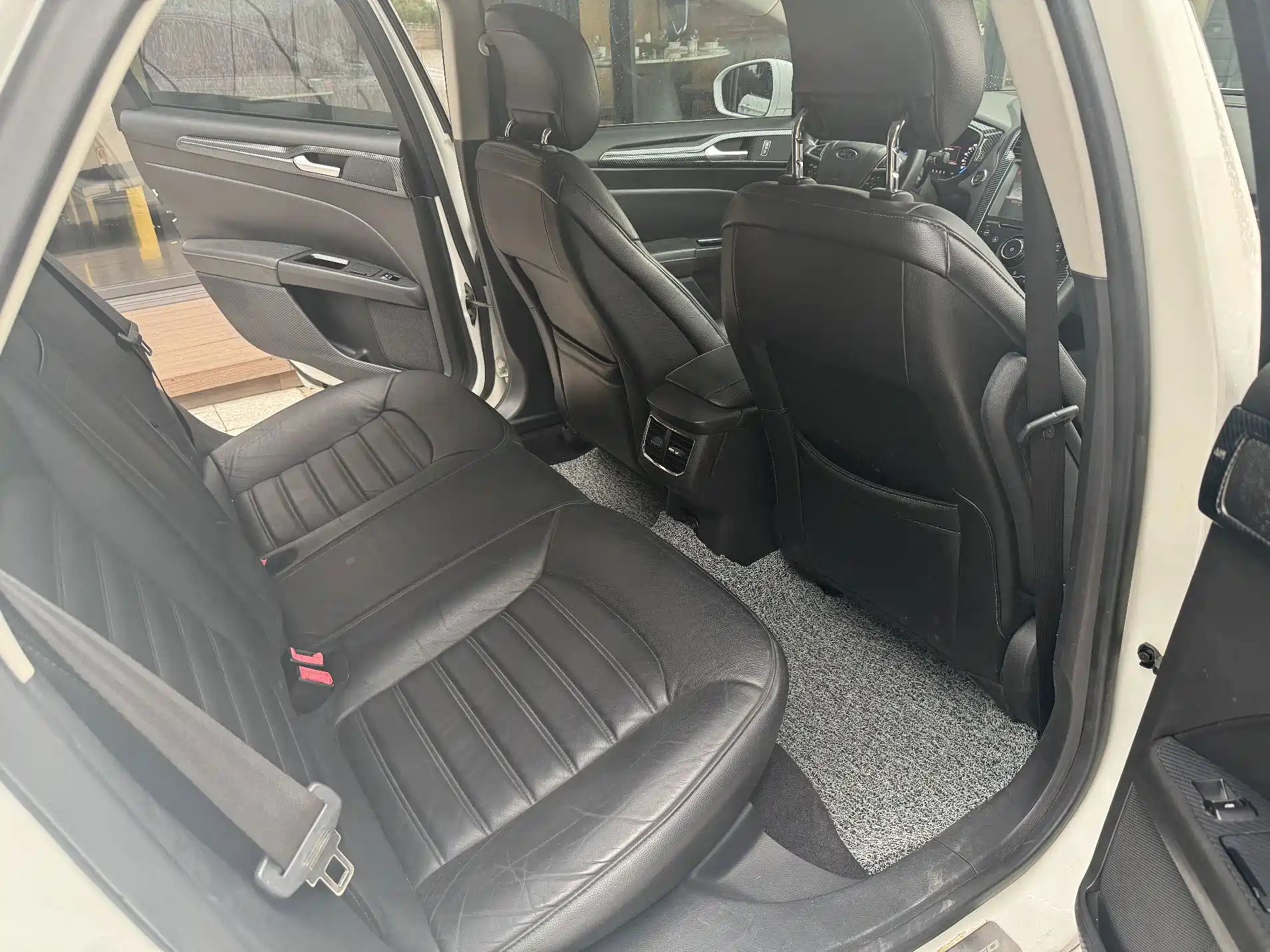 Photo 12 - Ford Mondeo