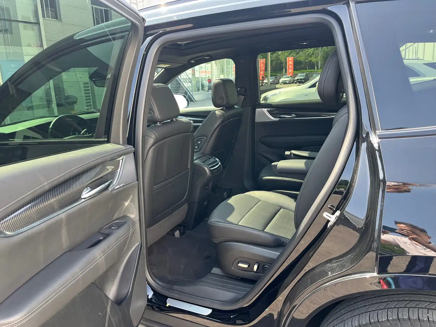 Cadillac XT6 2025 2.0T 6-Seater AWD Executive Black Label Edition фото 12