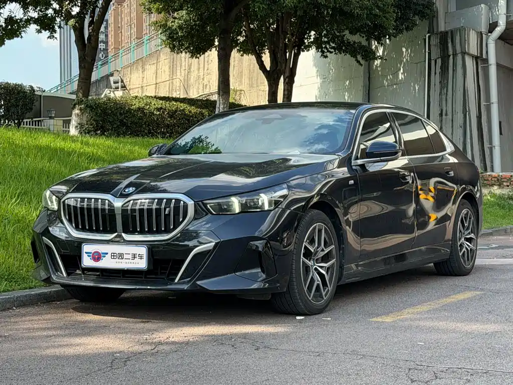 BMW i5