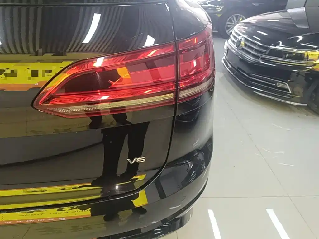 Volkswagen Touareg 2019 3.0TSI Sharp Edge Edition China VI фото 8