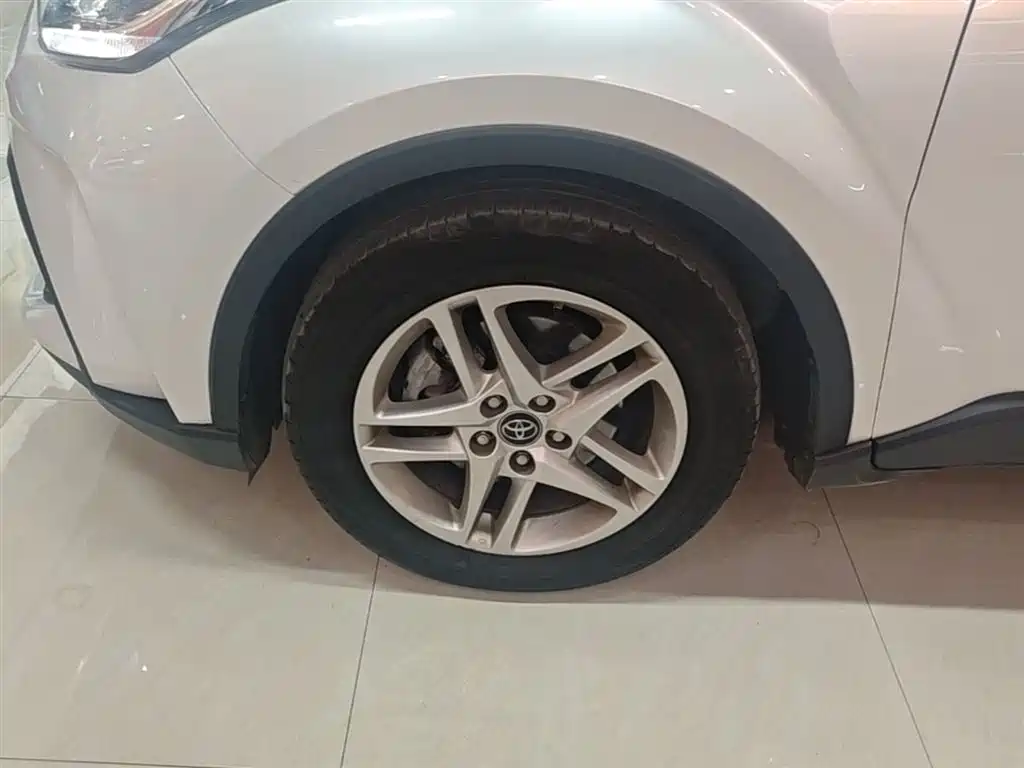Toyota C-HR 2021 2.0L Comfort Edition фото 23
