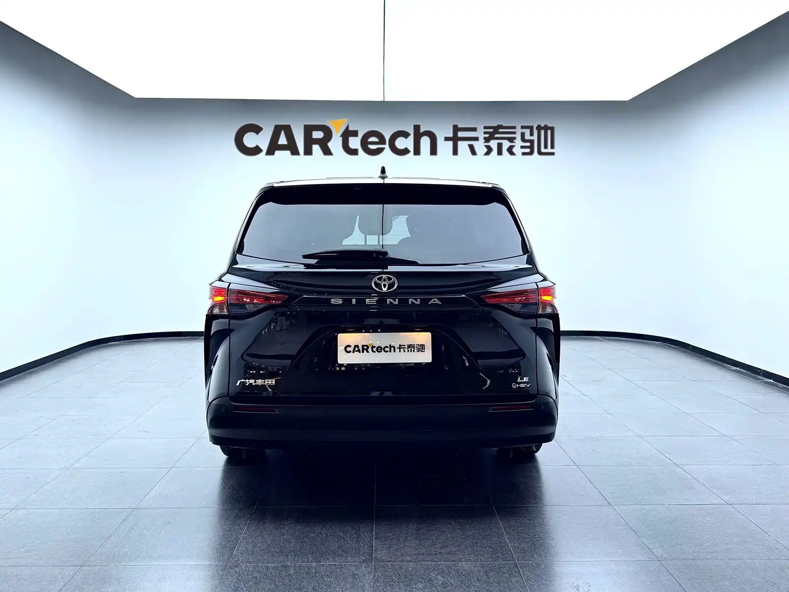 Фото 6 - Toyota Sienna