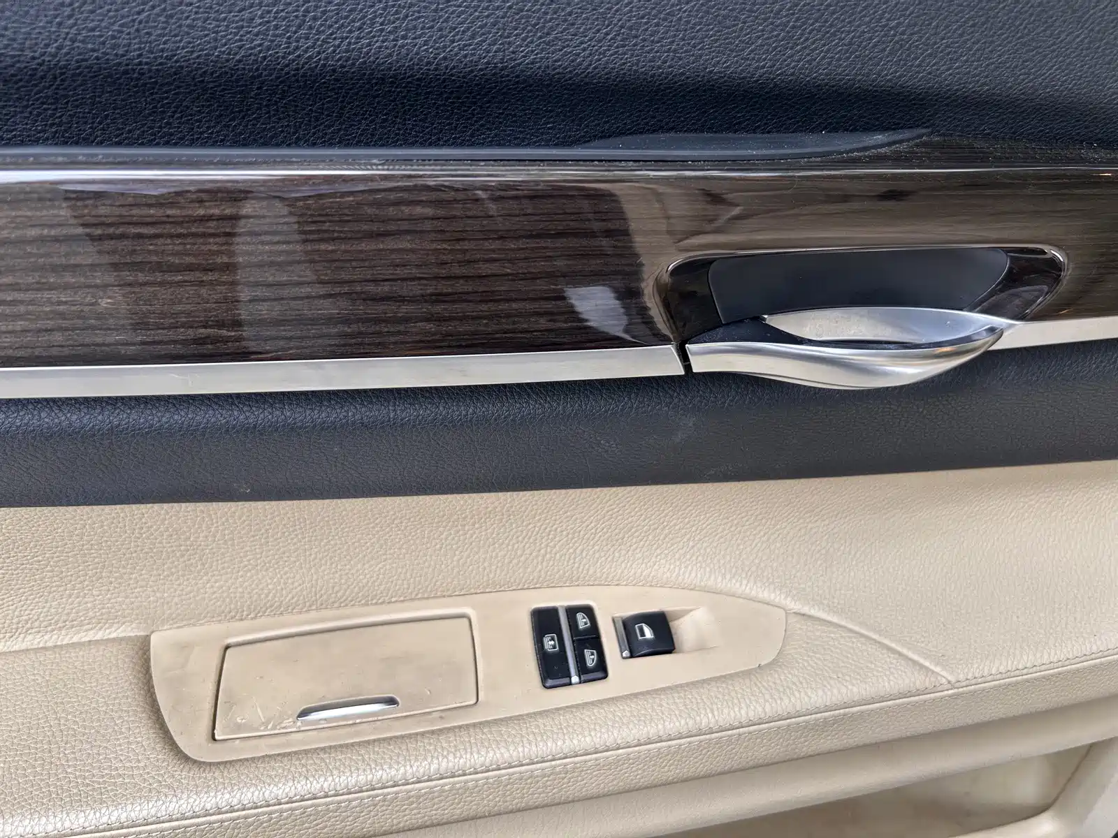 Фото 14 - BMW 7 Series